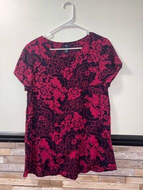GAP Black & Fuchsia Floral Short Sleeve Tee Size Medium